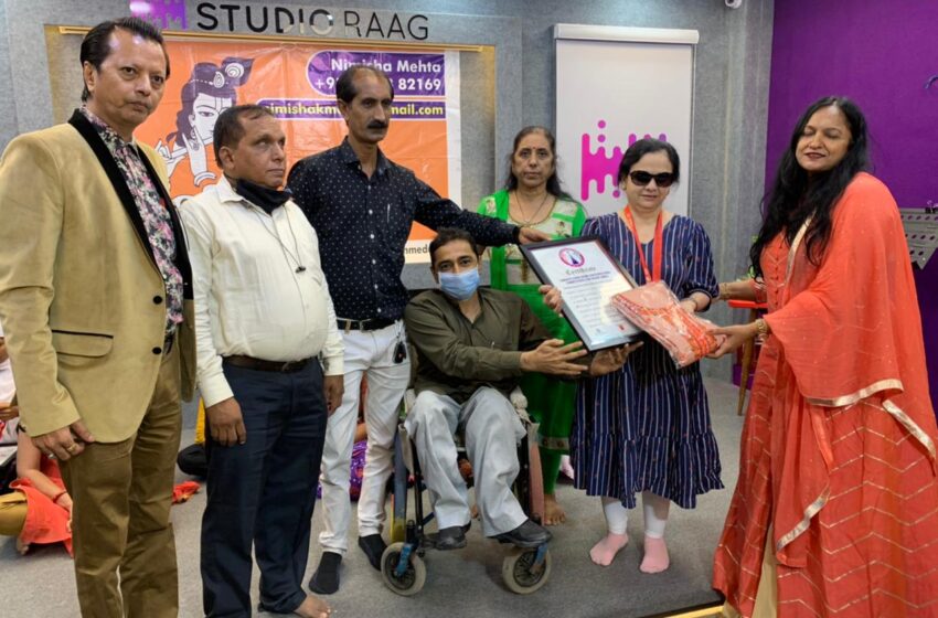  Blind Girl Bela Saparia Sets New Record for Food Identification in Ahmedabad
