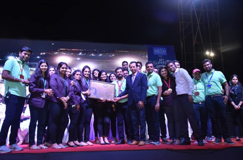  MEYO Sets New World Record by Distributing 5,000 Indoor Plants Across Surat, Gujarat