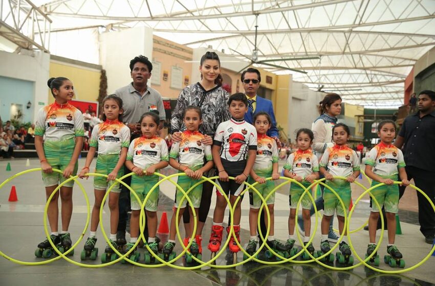  Roll Models Skaters Set New World Record with Roller Skating Hula Hoop Performance