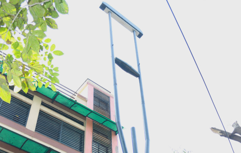  India Sets Record with World’s Largest Crutch in Gujarat