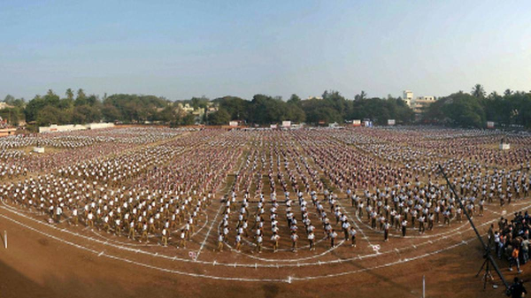  Dombivli Creates Guinness World Record with Largest Lezim Dance Performed by 9,111 Women and Girls