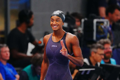  Sara Curtis Smashes World Record Again as Kristof Milak Shines at Paris 2026